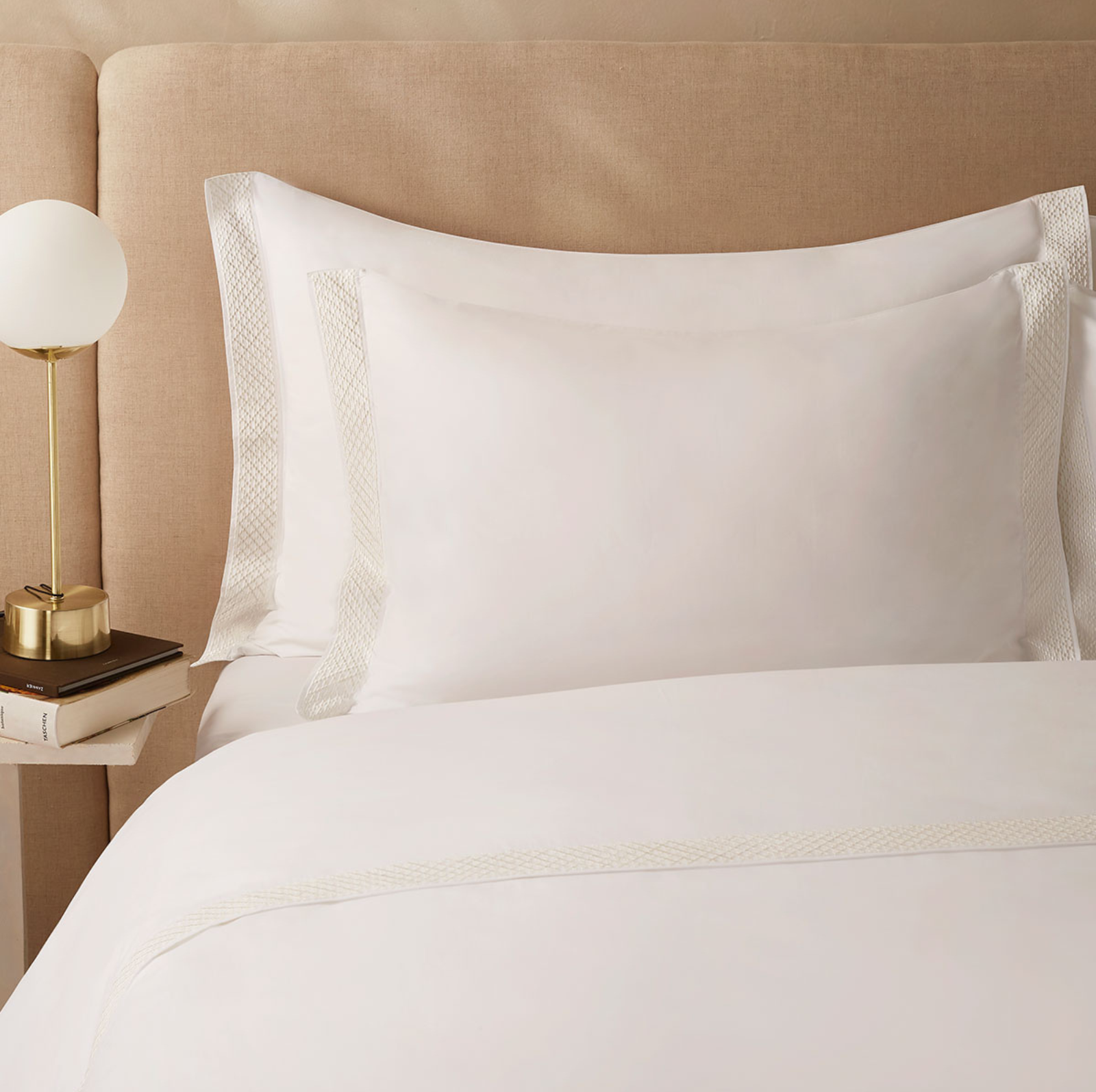 Colorado King (Bed Size 76"x92") Fine Linens Lattice Cotton Sateen Sheet Set